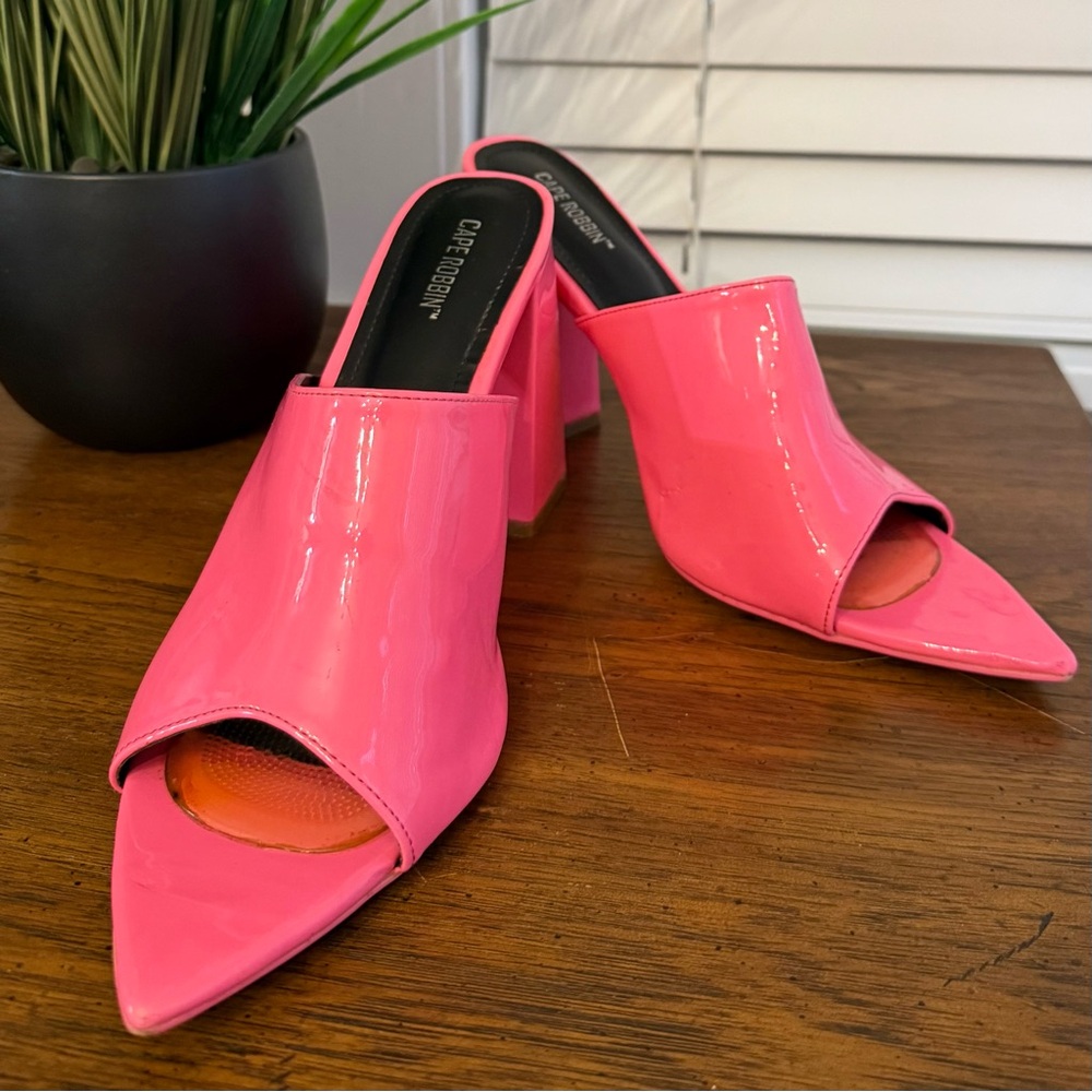 Cape Robbin | Hot Pink Chunky Sandals